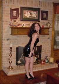 julie2.jpg (9568 bytes)